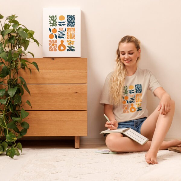 Minimalist Abstract Art T-Shirt – Modern Botanical Aesthetic