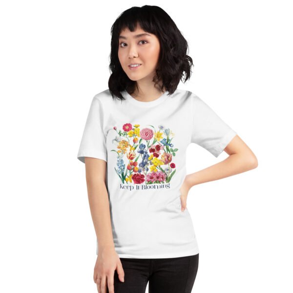 Cottage core Floral Aesthetic T-Shirt, Whimsical Wildflower Retro Botanical Graphic Tee